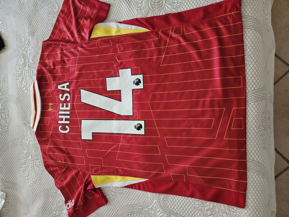 https://www.billigefotballshop.com/wp-content/uploads/2024/11/Liverpool-drakt-8.jpg