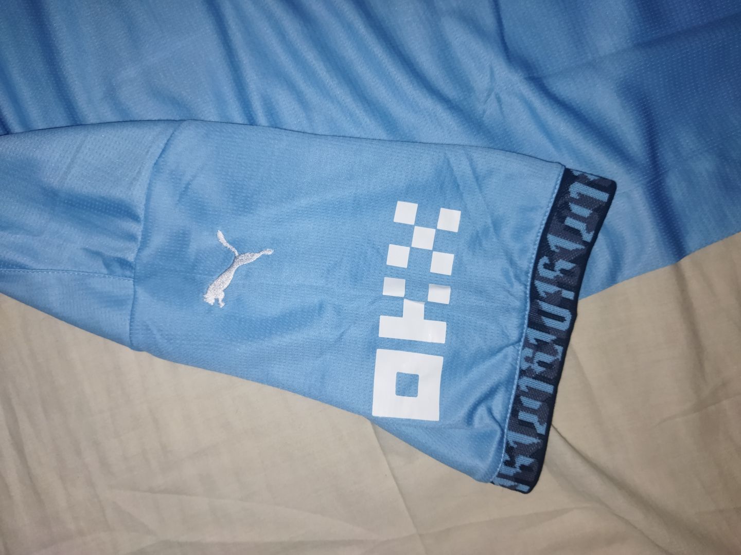 https://www.billigefotballshop.com/wp-content/uploads/2024/11/manchester-city-drakt-barn-3.jpg