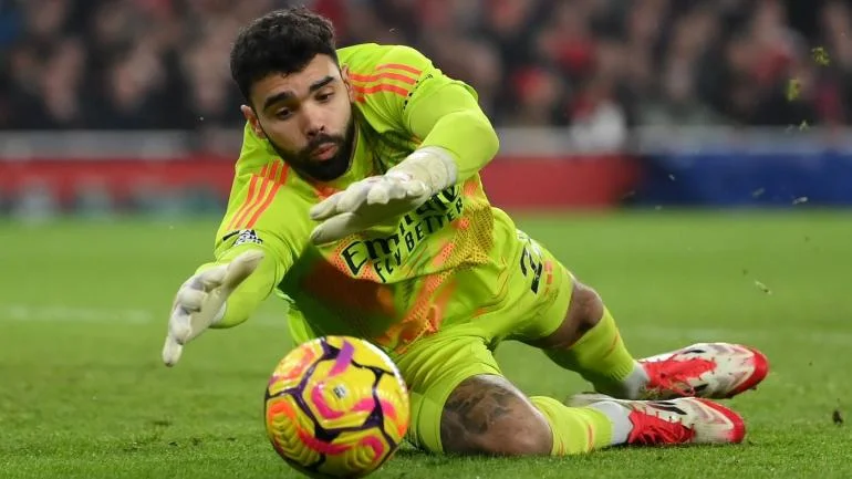 Arsenals David Raya avfyrer titteladvarsel til Liverpool